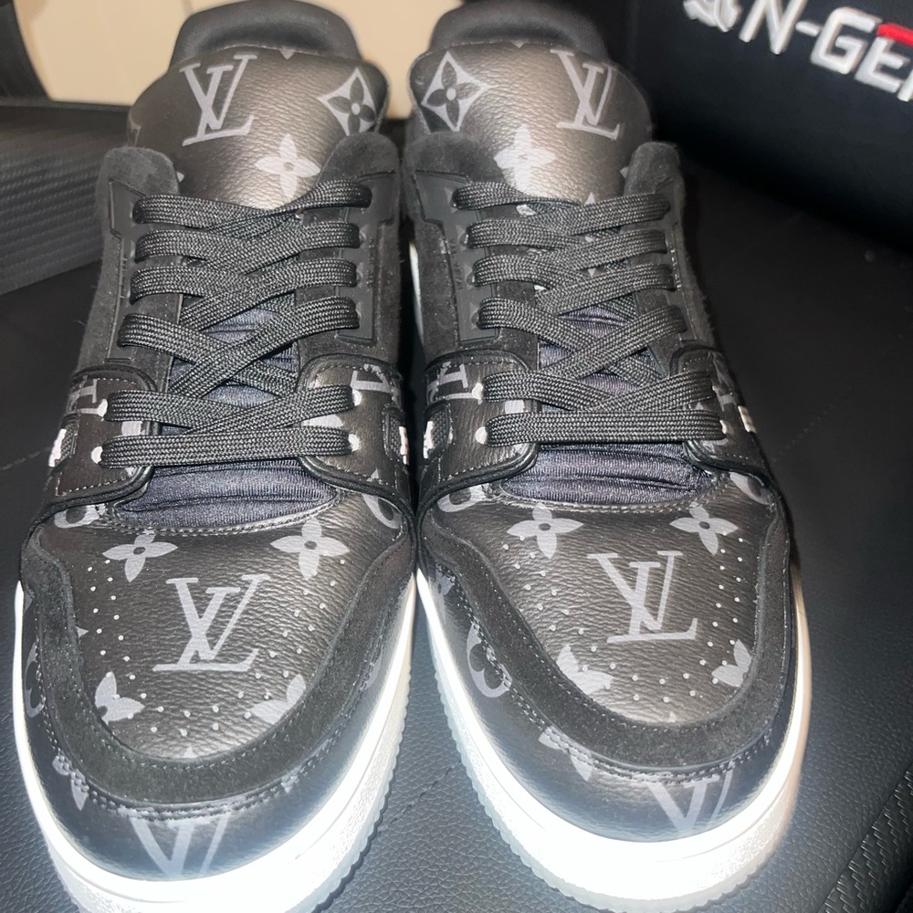 Louis Vuitton Sneakers Limited Edition Size 10 w/Box